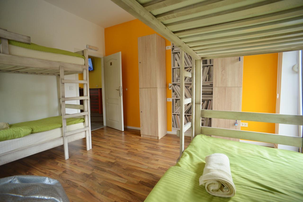 Stella Di Notte Hostel Belgrade Exterior photo
